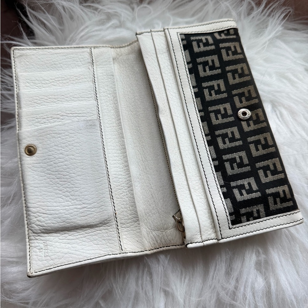Fendi Black and White FF Monogram Continental Wallet - Picture 5 of 9
